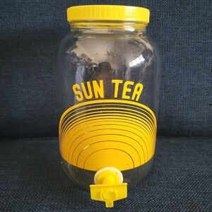 Vintage Sun Tea Glass Jar Jug Dispenser w Spigot 1 Gallon Yellow 70s 80s Retro